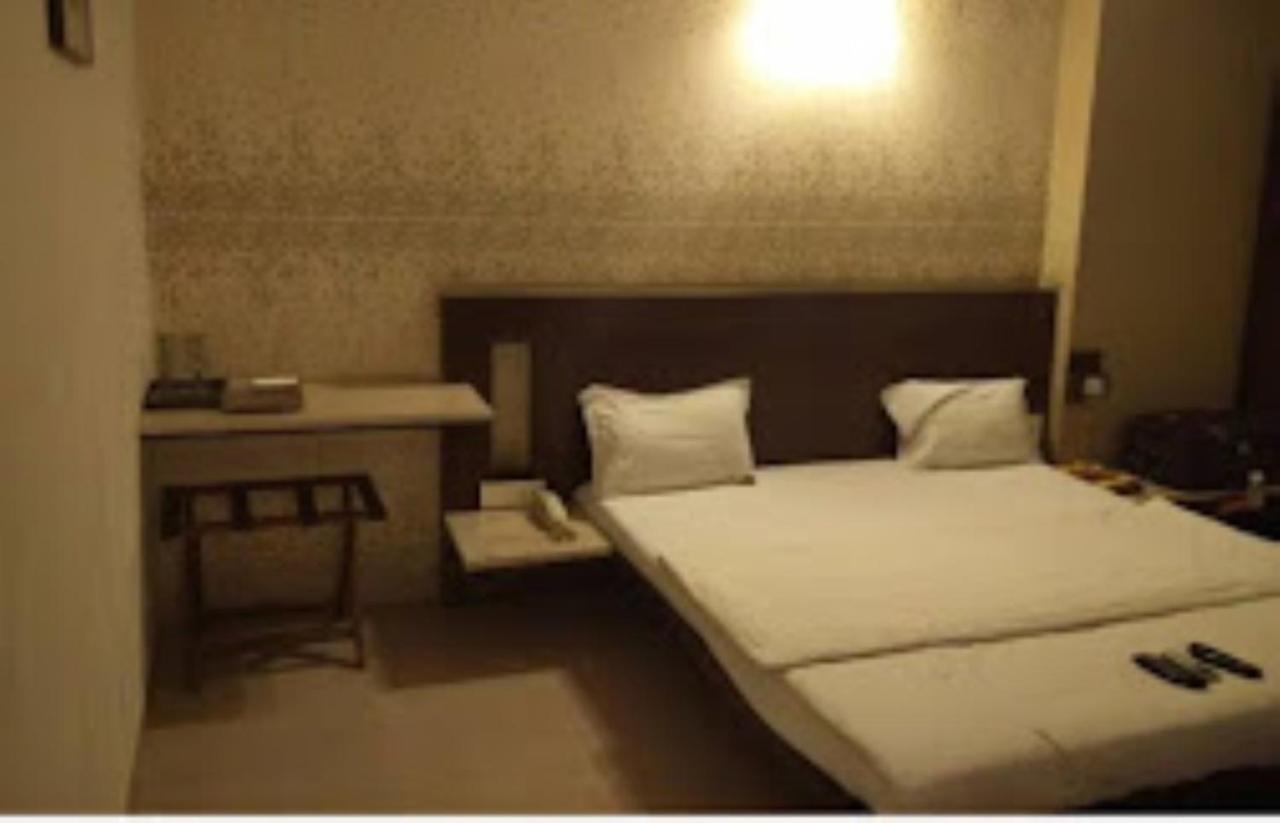 Hotel Sai Saya,Nashik Buitenkant foto