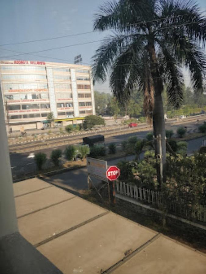 Hotel Sai Saya,Nashik Buitenkant foto
