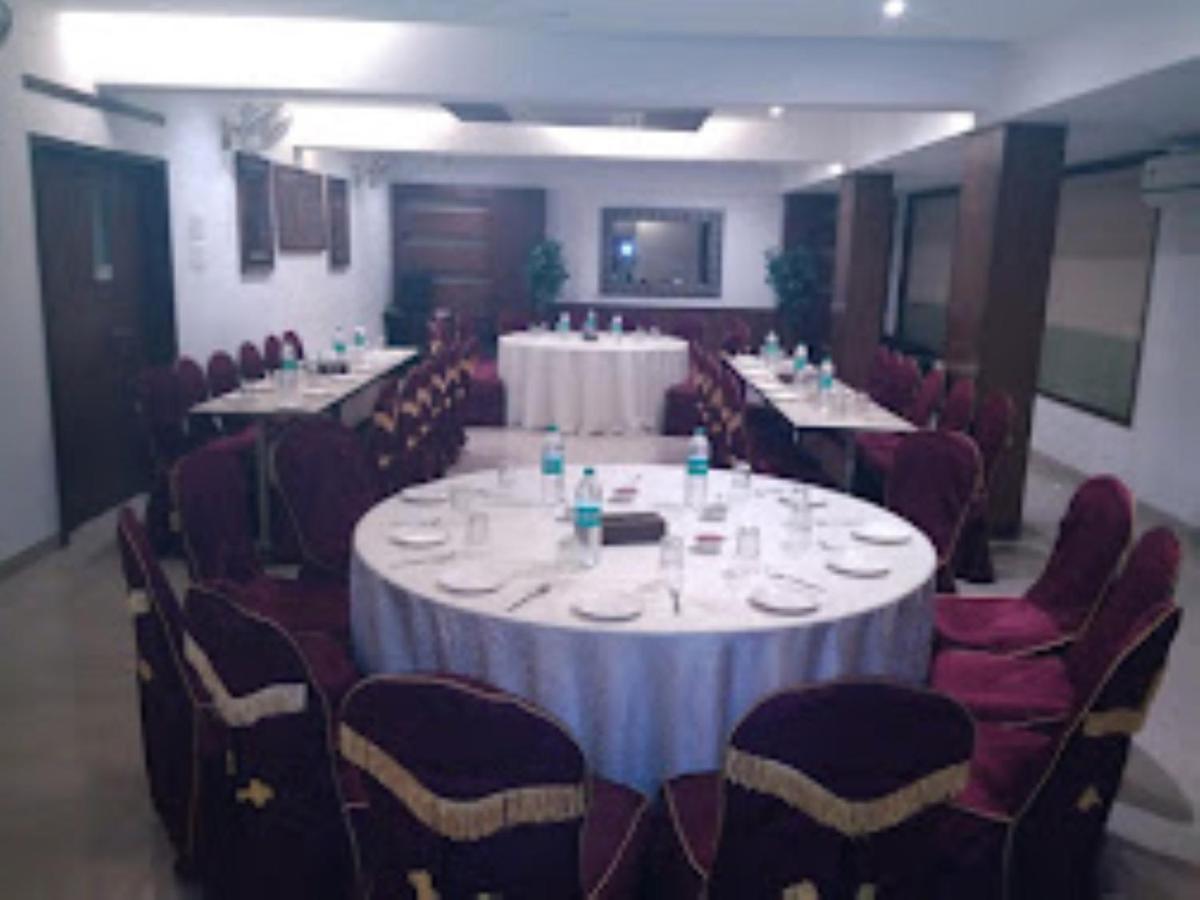 Hotel Sai Saya,Nashik Buitenkant foto