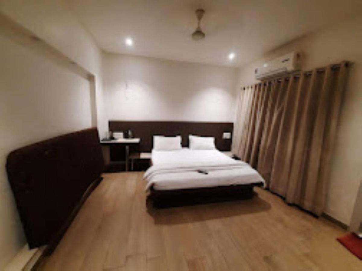 Hotel Sai Saya,Nashik Buitenkant foto